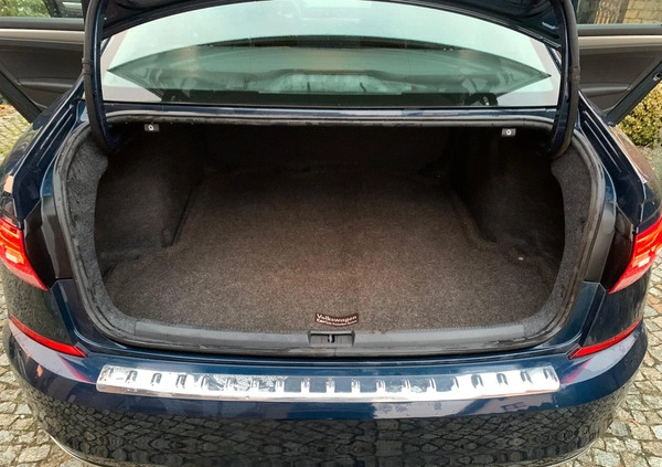 Volkswagen Passat cena 75000 przebieg: 8000, rok produkcji 2021 z Śrem małe 191